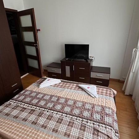 Apartament 3 Camere Otopeni Exterior photo